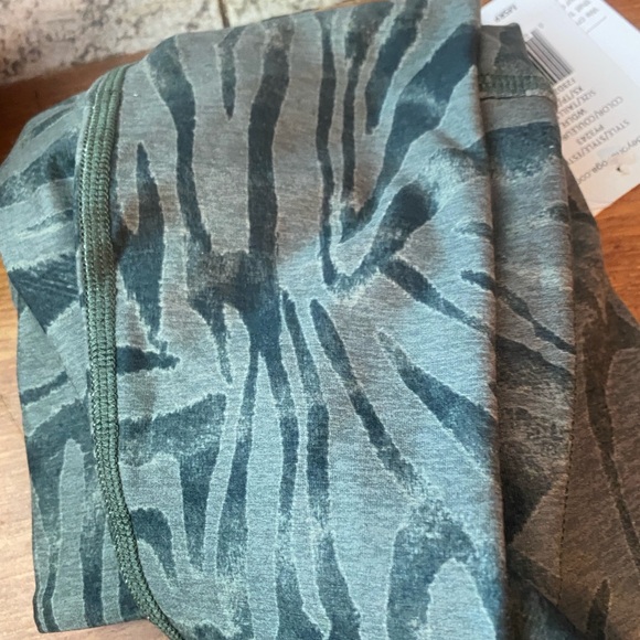 NWT Beyond Yoga leggings - Picture 2 of 6